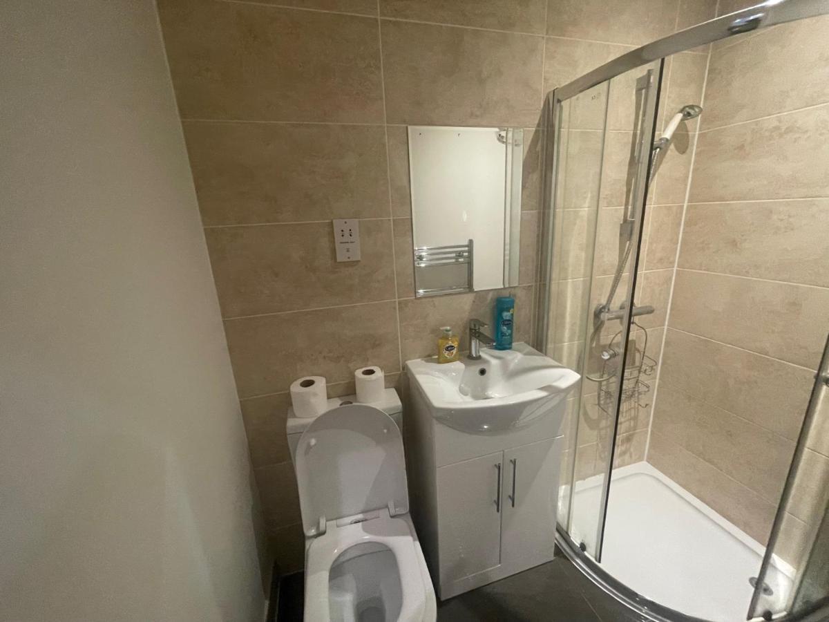 Lovely 1 Bedroom Apartment With On Street Parking London Exterior photo