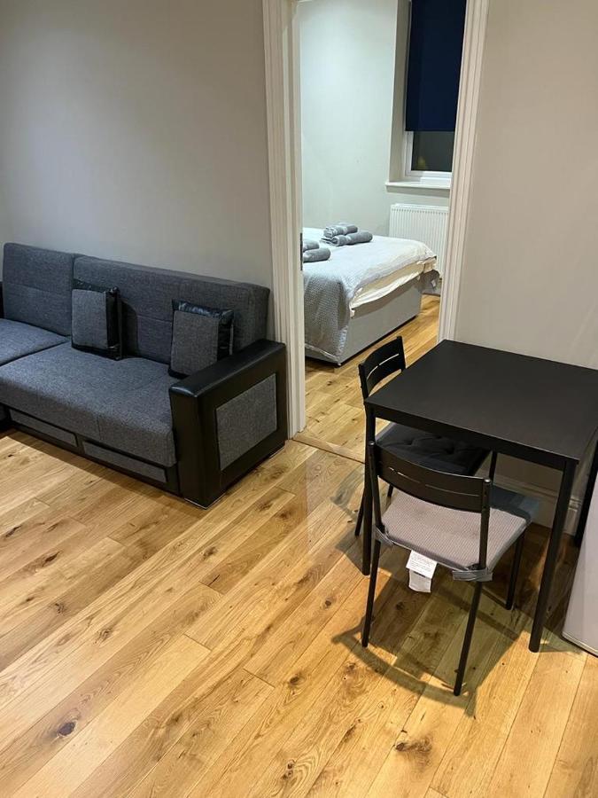 Lovely 1 Bedroom Apartment With On Street Parking London Exterior photo